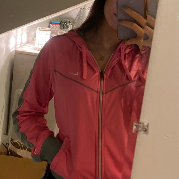 This is an adorable pink nike zip up - Picture 3 of 4